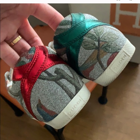 🤩GUCCI SNEAKERS ❤️💚 - Picture 2 of 8